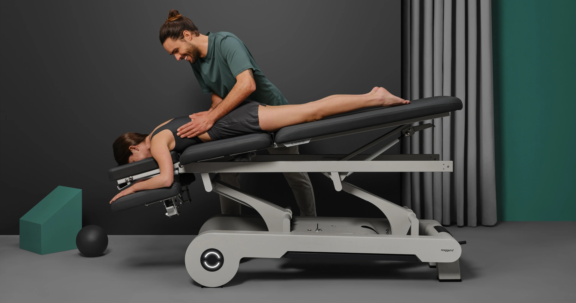 {images-foto_home/foto_background_landing}